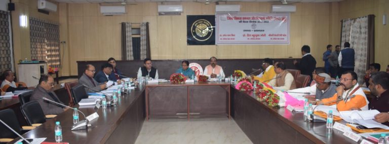 Prayagraj News :माननीय सांसद फूलपुर एवं भदोही की उपस्थिति में जिला विकास समन्वय और निगरानी समिति (दिशा) की बैठक सम्पन्न