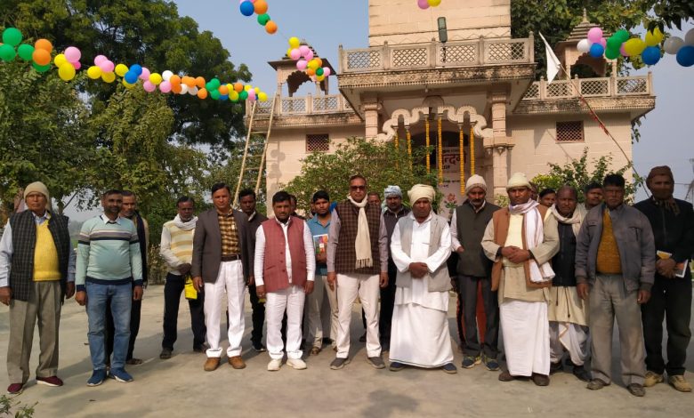Ambedkar Nagar News: People immersed in New Year's Eve celebrations