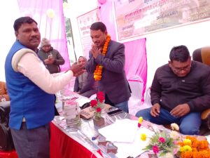 अम्बेडकर नगर न्यूज : चौपाल में भाजपाइयों ने जन कल्याणकारी नीतियों से ग्रामीणों को किया जागरूक
