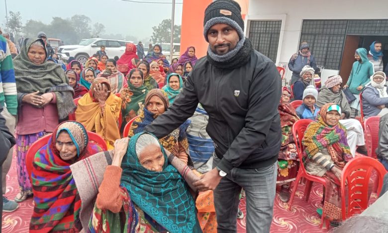 Ambedkar Nagar News - खिचड़ी भोज व कम्बल वितरण का भव्य कार्यक्रम  