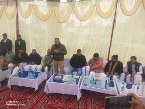 Pratapgarh News : Installation of idol in the newly constructed Shri Radha Krishna temple in Kotwali Mandhata complex.