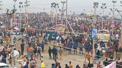 Prayagraj News: Lakhs of devotees took a dip of faith on the occasion of Paush Purnima Snan festival.