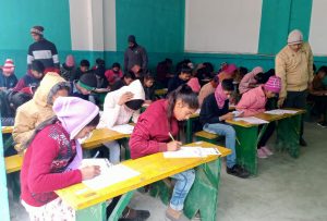 Bihar News-Newton Talent Search Exam organized by Newton Classes was conducted at two examination centers of Rajapakar block area.