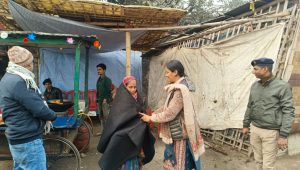 Bihar News In the severe cold and cold wave that has been going on for the last three weeks, took blessings by covering the helpless poor and sick elderly with blankets: Garima