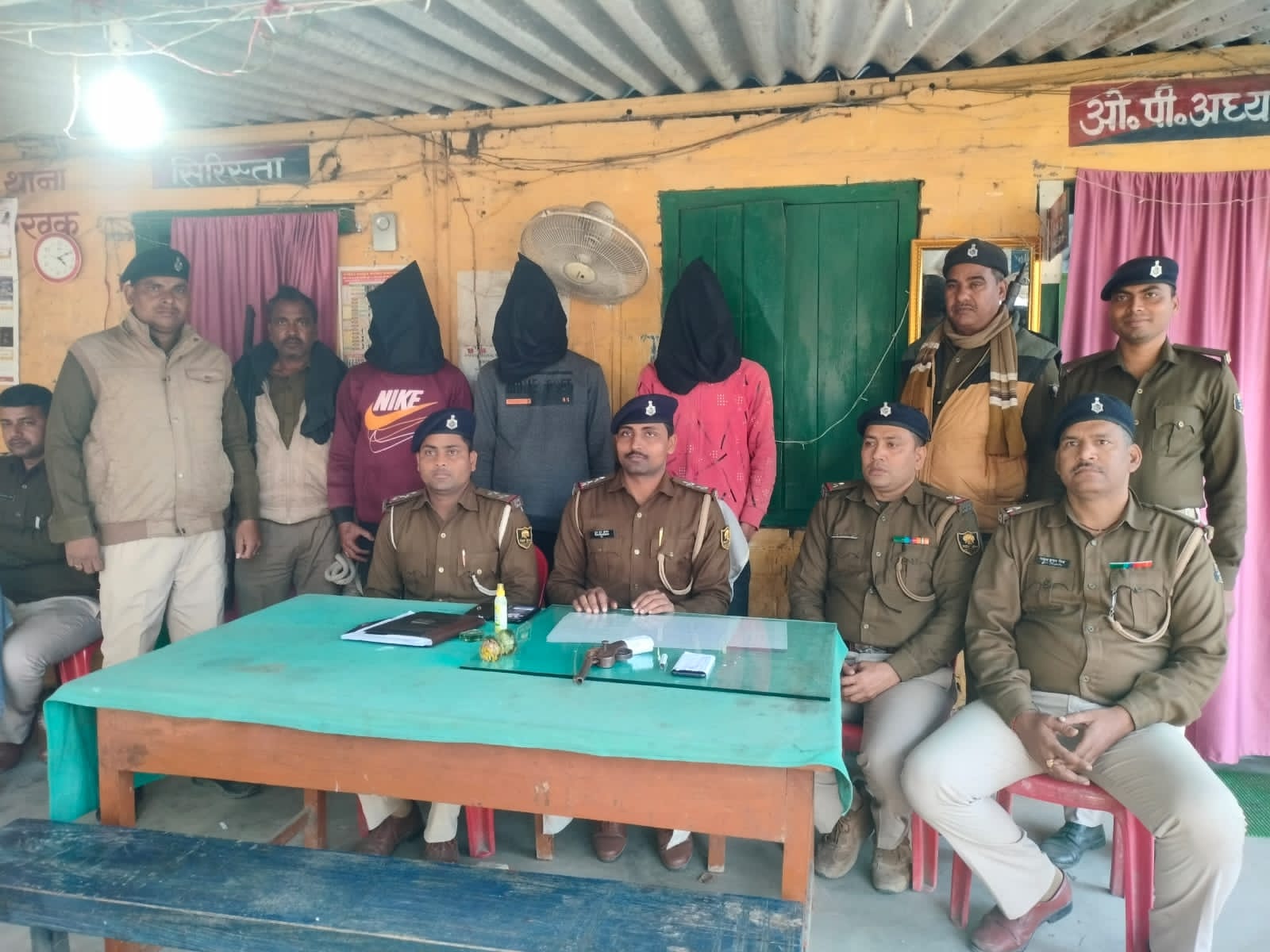 Bihar News-इनामी अभियुक्त के साथ दो साथी को पहलेजाघाट पुलिस ने किया गिरफ्तार