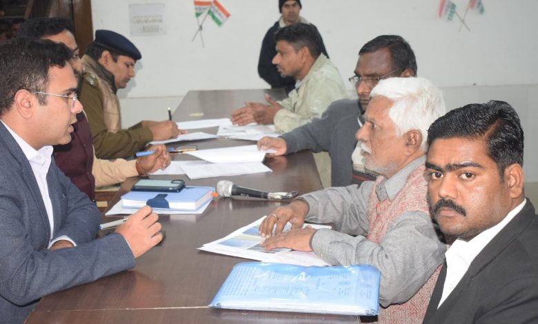 Prayagraj News: Any kind of negligence or indifference in resolving public complaints is not forgivable - District Magistrate