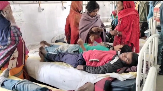 Bihar News Hundreds of children fell ill after consuming MDM, created panic