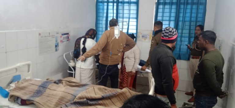 Bihar News- Two candidates appearing for Inter examination fainted in SPS examination center, admitted to hospital.
