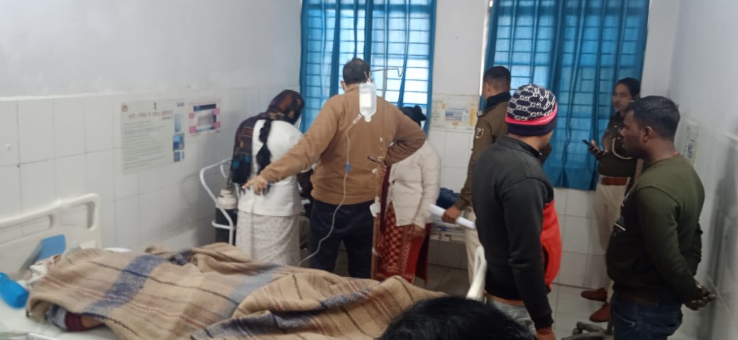 Bihar News- Two candidates appearing for Inter examination fainted in SPS examination center, admitted to hospital.