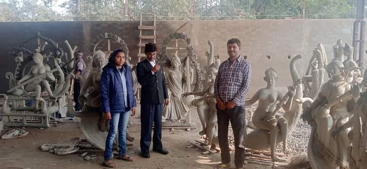 Bihar News-Construction of Maa Saraswati's statue continues in Sonpur, enthusiasm among puja committee members