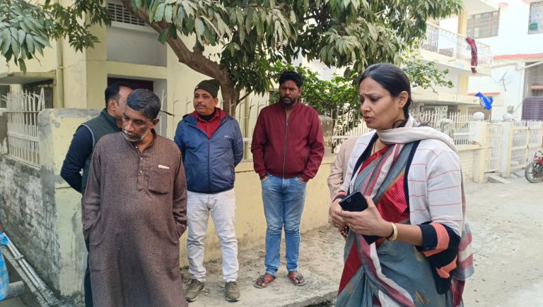 Bihar News Mayor reached the spot and stopped the poor drain construction using local sand in Ward 26 of the Municipal Corporation.