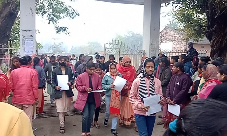 Bihar News-Examination was completed peacefully on the sixth day at 6 examination centers in Sonpur.
