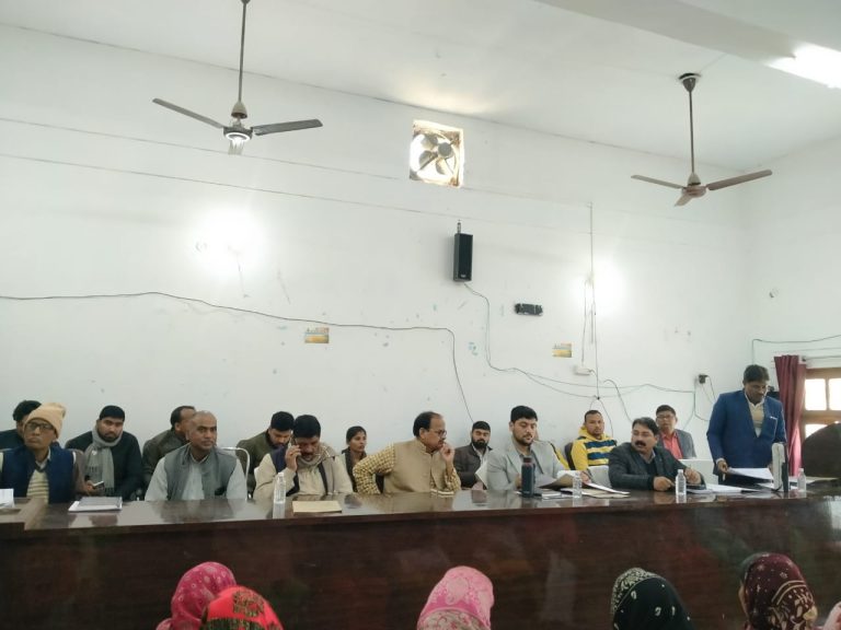 Ambedkar Nagar News Not giving honorarium to a care taker woman. A case will be filed against the president, treasurer and secretary who embezzles the care taker's honorarium.