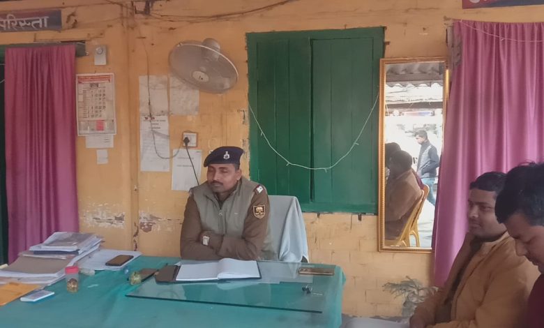 Bihar News- OP in-charge gave instructions in the peace committee meeting regarding Saraswati Puja in Peheljaghat OP complex.