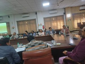 Prayagraj news:हाईकोर्ट पानी की टंकी के समीप स्थित खुसरो बाग रेलवे ऊपरगामी सेतु के क्षतिग्रस्त होने के फलस्वरुप ट्रैफिक बंद करने के संबंध में जिलाधिकारी की अध्यक्षता में बैठक संपन्न