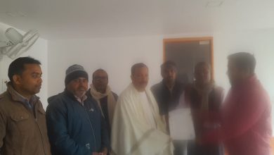 Bihar News--कमीशन प्रथा हटा मानदेय करने को लेकर विधायक को सौपा ज्ञापन
