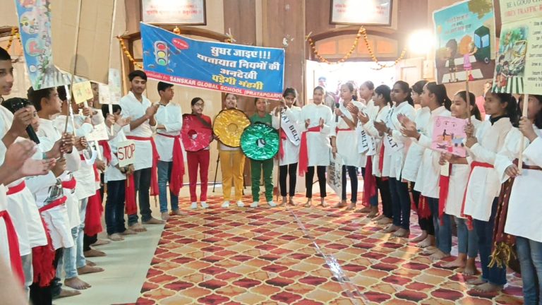 प्रतापगढ़ न्यूज : तुलसीसदन प्रधानमंत्री कर्मयोगी मिशन/सड़क सुरक्षा जागरूकता कार्यक्रम का किया गया आयोजन