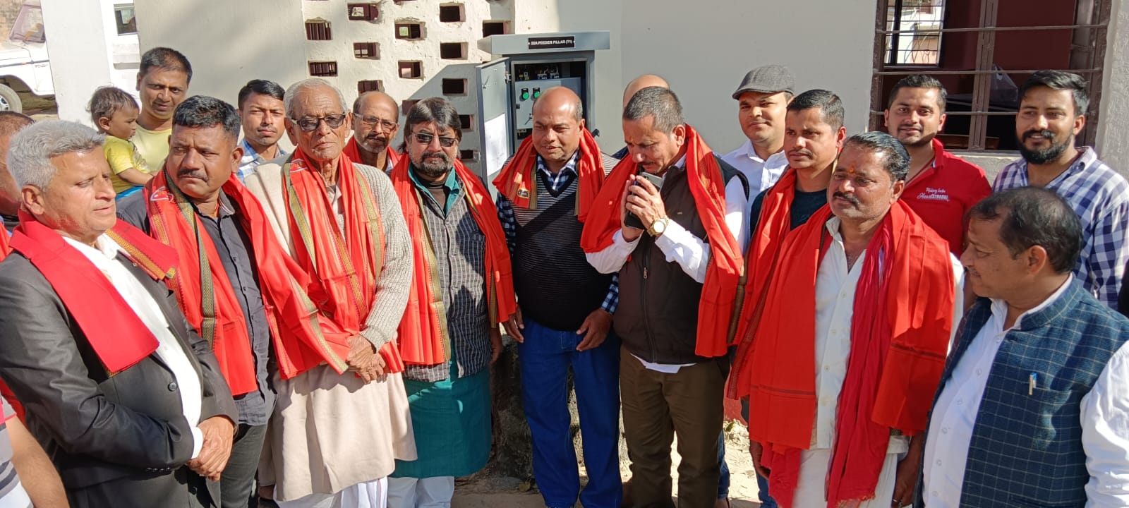 Bihar News-The premises of Nehalnath temple of Shahpur lit up as soon as the high mask light was switched on.