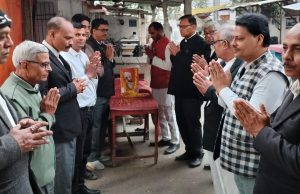Bihar News: Shivaji Maharaj's birth anniversary Shrajkumardha Purva was celebrated by Bihar State Media In-charge Kisan March Lawyers Association Haresh Kumar Singh, Vice President Advocate, in the premises of District Lawyers Association building.


