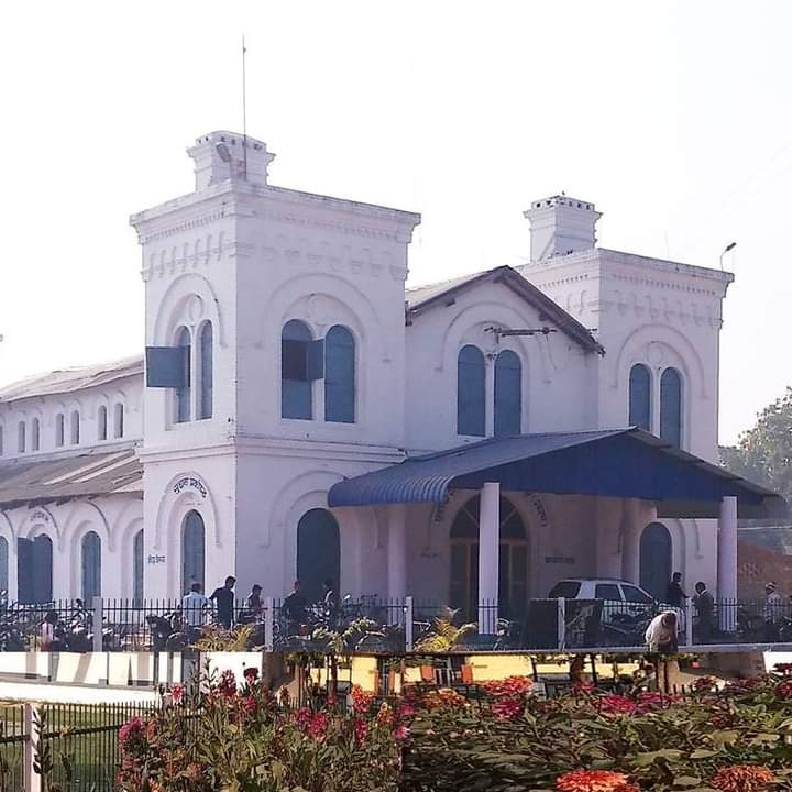 Bihar News-A total of 75 candidates remained absent at 6 examination centers of matriculation examination in Sonpur.