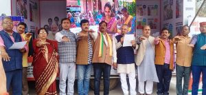 Prayagraj News :वंचितों तक योजनाओं की पहुंच का सशक्त माध्यम-विकसित भारत संकल्प यात्रा : डा. कृतिका अग्रवाल