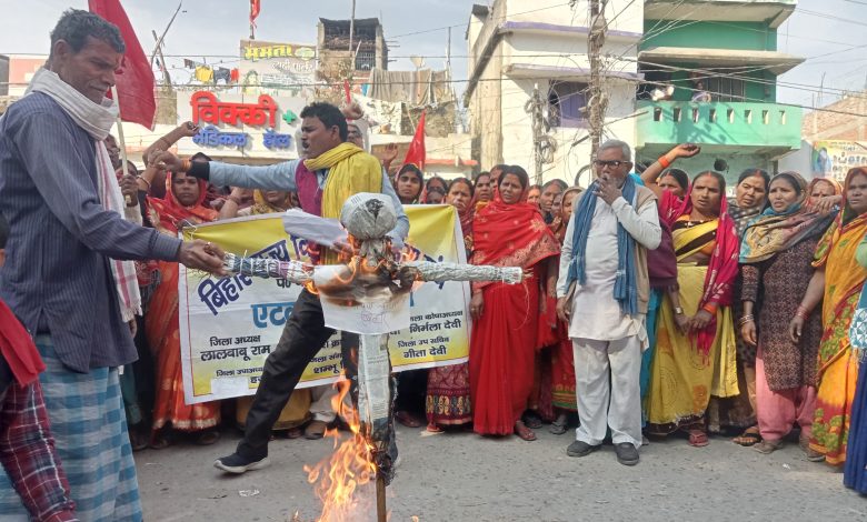 Bihar News-Fire department personnel gave information about fire prevention