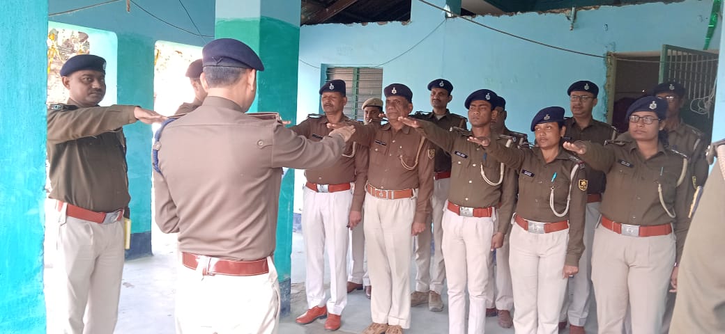 Bihar News-अनुमंडल पुलिस पदाधिकारी ने सोनपुर थाने में पुलिस पदाधिकारी व कर्मियों को दिलाई शपथ