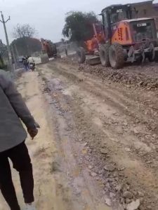 अम्बेडकर नगर न्यूज खबर का हुआ असर सड़क बनना कार्य शुरू क्षेत्रीय लोगों में खुशी