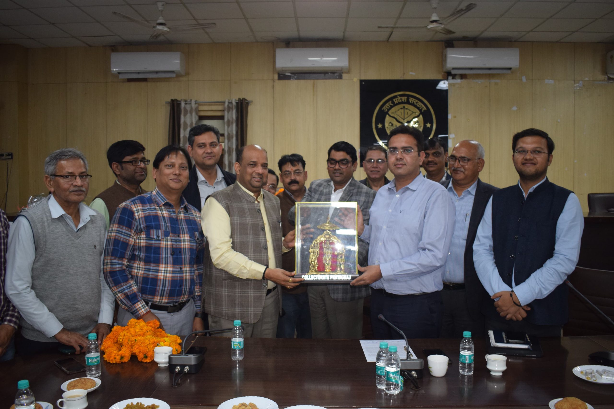 Prayagraj News :अपर जिलाधिकारी प्रशासन श्री हर्षदेव पाण्डेय को दी गयी भावपूर्ण विदाई