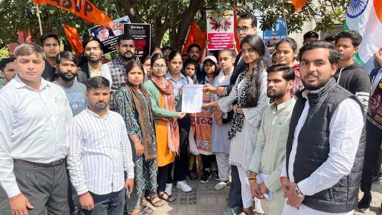 Agra News ABVP Agra Metropolitan protested against Sandeshkhali of West Bengal