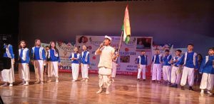 Agra News: Annual celebration and award distribution ceremony of all units of Migfrey Group was celebrated with great enthusiasm.