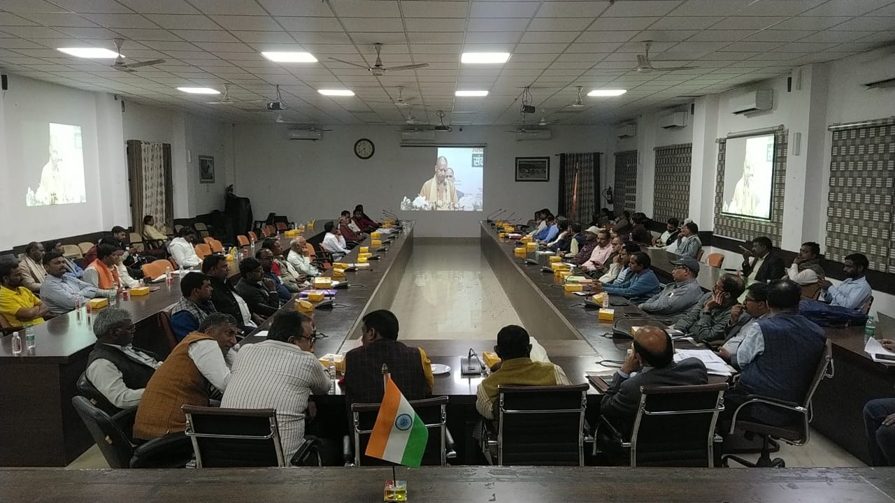 Prayagraj News : मण्डलायुक्त की अध्यक्षता में राष्ट्रीय स्वास्थ्य मिशन के अर्न्तगत संचालित कार्यक्रमों की मण्डल स्तरीय समीक्षा बैठक