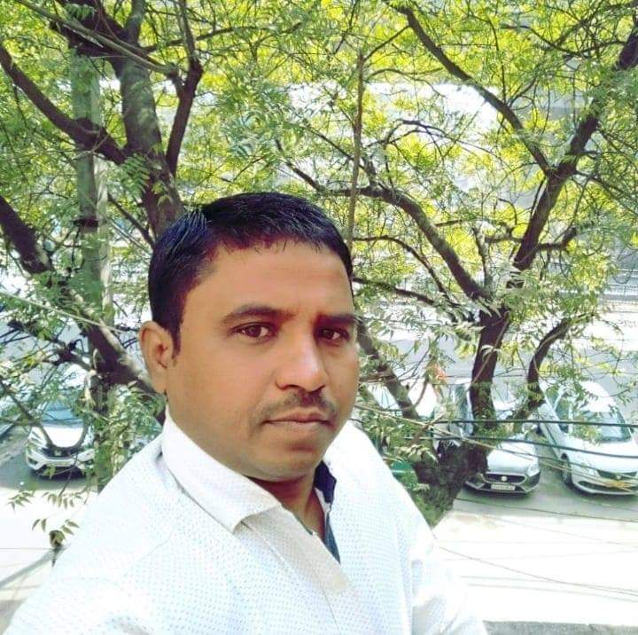 Ambedkar Nagar News Double decker bus going from Azamgarh to Delhi overturned from culvert, 26 people injured, one dead.