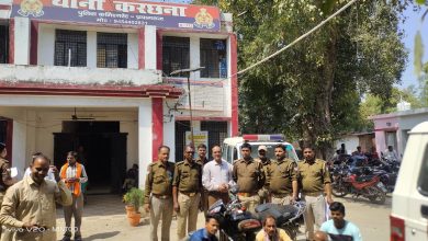 Prayagraj News: Excise department called Koraon police station of Prayagraj and conducted surprise raid in the area under Karakshana police station.