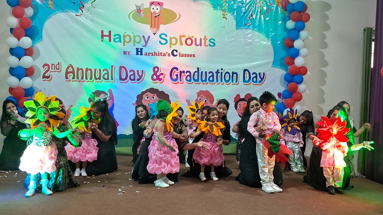 Agra News नन्हें कदमों पर थिरकते हुए नौनिहालों ने दिया पर्यावरण संरक्षण का संदेश