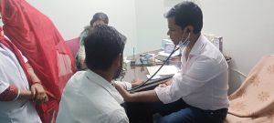 Bihar News-राजापाकर थाना रोड में अपोलो केयर क्लिनिक ने निःशुल्क जांच शिविर किया आयोजित 