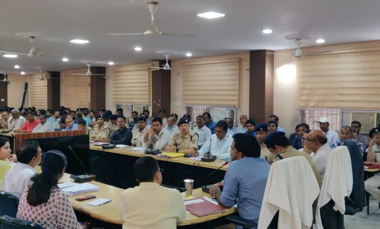 Bihar News-शांतिपूर्ण एवं सौहार्दपूर्ण वातावरण में उत्साह एवं उमंग के साथ मनाएं होली का त्योहार : जिलाधिकारी 