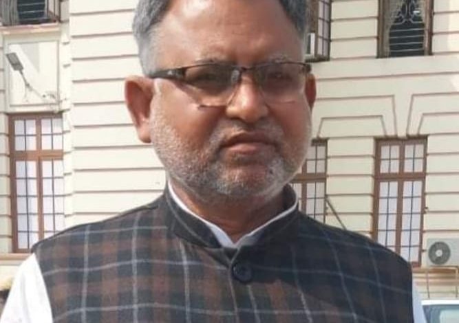 Bihar News असुरक्षित स्थिति में नरकटियागंज चीनी मिल करा रहा था काम। चीनी मिल के लापरवाही के कारण मजदूर वीरेंद्र तिवारी कि हुईं मौत -विधायक