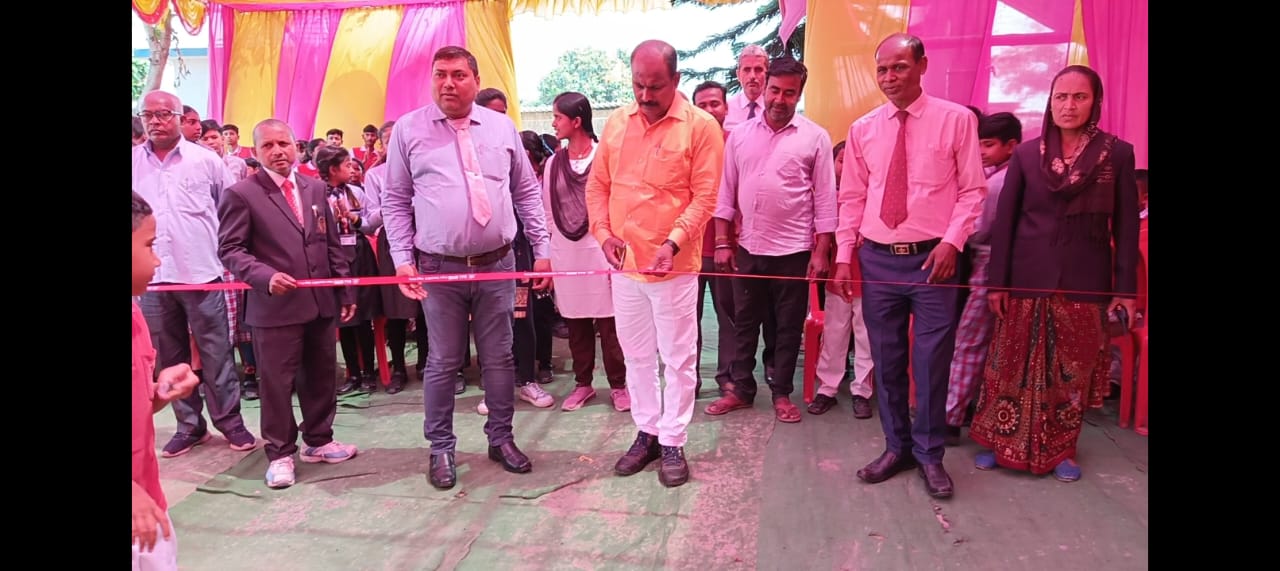 Bihar News-Grand science exhibition organized in Patepur M.A.S. School