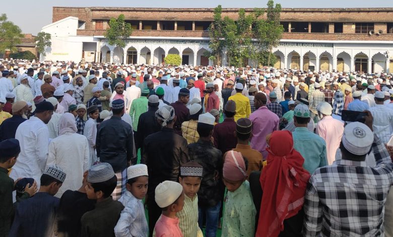 Ambedkar Nagar News- Eid prayers were offered in a peaceful atmosphere  