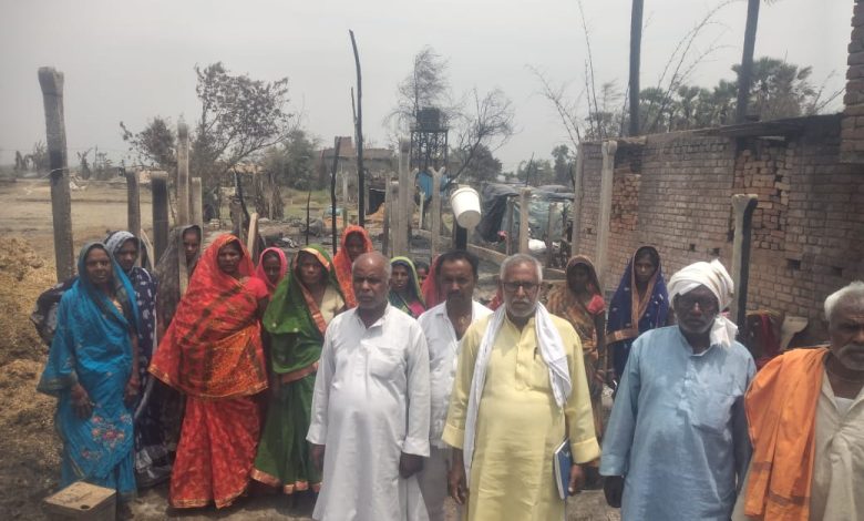 Bihar News- CPI ML District Committee members took stock of the fire affected areas