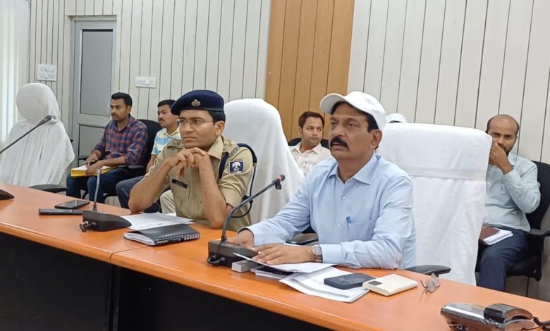 Bihar news Paramilitary forces should conduct elections in a peaceful, fair and fear-free environment: District Election Officer