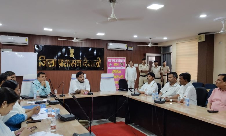 Bihar News-Representatives of political parties should play their role in increasing the voting percentage: DM