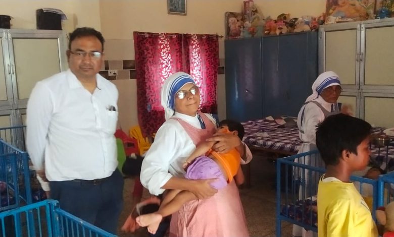 Prayagraj News: Secretary District Legal Services Authority Prayagraj conducted a surprise inspection of the crèche run by the Missionaries of Charity.