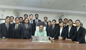 Prayagraj News: Moot court competition was organized under the summer internship program

 