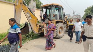 Bihar news Immediately remove the raw drain and end the waterlogging on the road of Asha Nagar: Garima