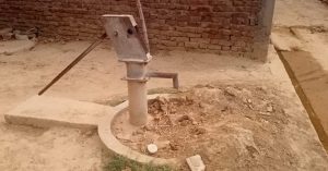 Agra News: Government hand pump not repaired despite several complaints in the last one year