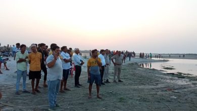 Ambedkar Nagar News: While bathing in Saryu river, a young man and two girls drowned in the river. There was an uproar among the family members.