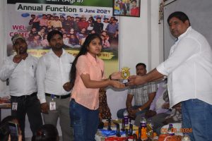 Agra News: Chairman honored the meritorious on the annual foundation day.