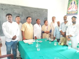 Bihar News-The college family gave a grand welcome to the MLA by giving her a bouquet.